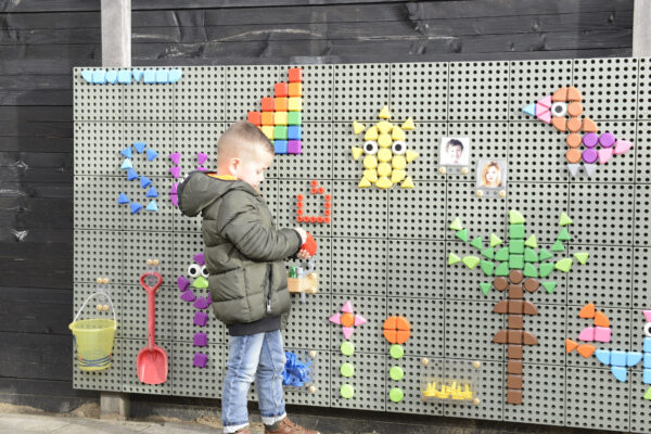 MASTERKIDZ Zestaw Kołeczki w kształcie figur geometrycznych 64szt do tablic STEM - 010