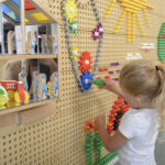 MASTERKIDZ Tablica Ścienna Koła Zębate i Łańcuch 79 El. Zbuduj własny mechanizm - 003