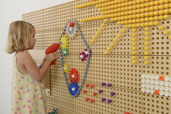 MASTERKIDZ Tablica Ścienna Koła Zębate i Łańcuch 79 El. Zbuduj własny mechanizm - 004