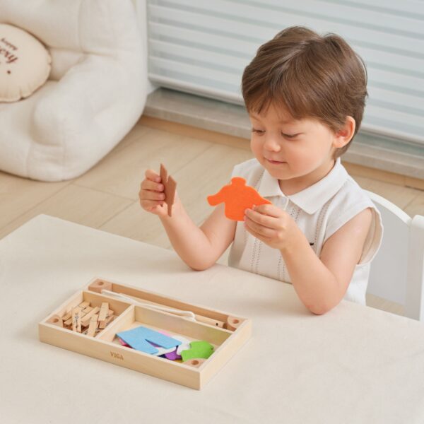 VIGA Drewniany Zestaw do Prania Suszarka Ubranka Klamerki Montessori 27 el