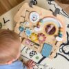WOOPIE GREEN  Tablica Manipulacyjna Edukacyjna Sensoryczna Domek Montessori 2w1 8 el. - 003